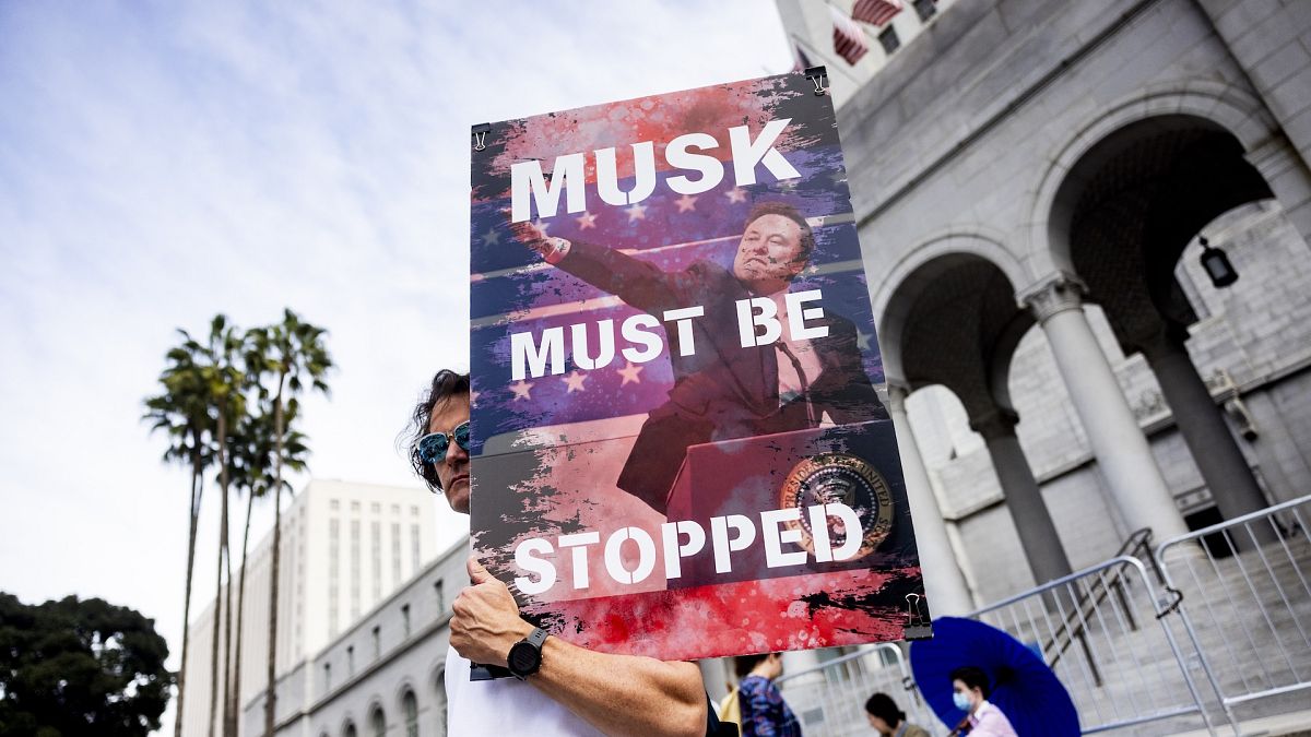 Elon Musk’ın DOGE’sinin IRS’deki vergi mükellefi verilerine erişim istediği iddia edildi
