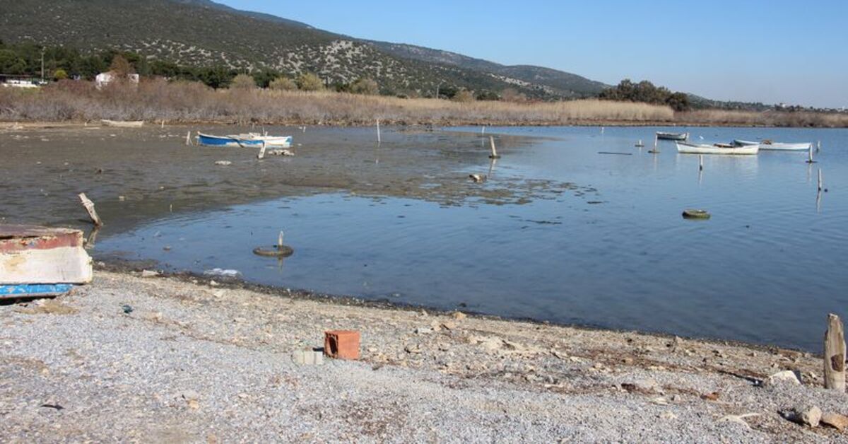 Karina Bölgesi’nde deniz 30 metre çekildi